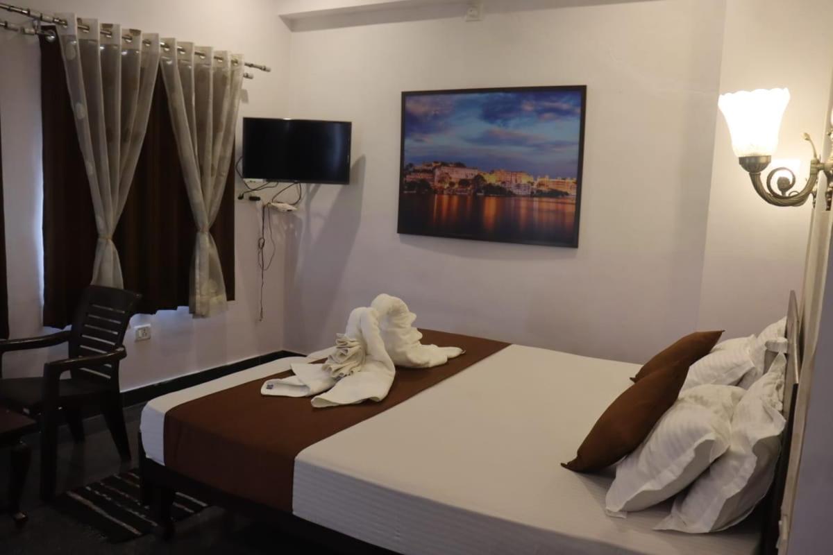 Hotel Shiv Palace Udajpur Zewnętrze zdjęcie