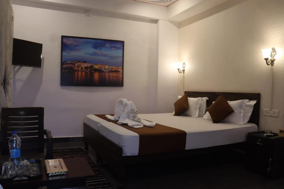 Hotel Shiv Palace Udajpur Zewnętrze zdjęcie