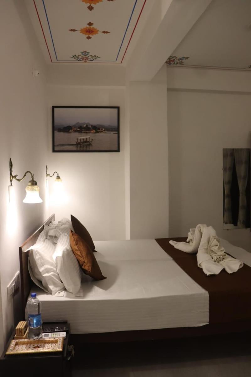Hotel Shiv Palace Udajpur Zewnętrze zdjęcie