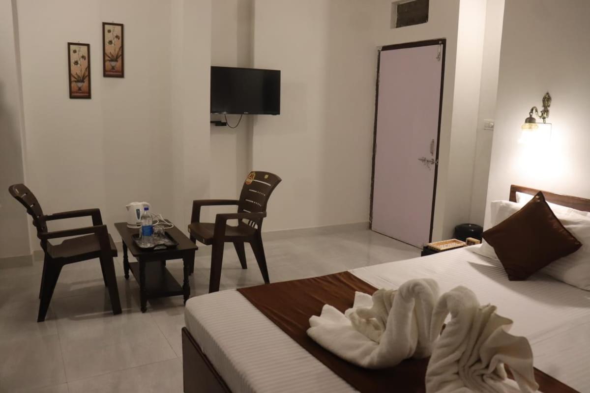 Hotel Shiv Palace Udajpur Zewnętrze zdjęcie