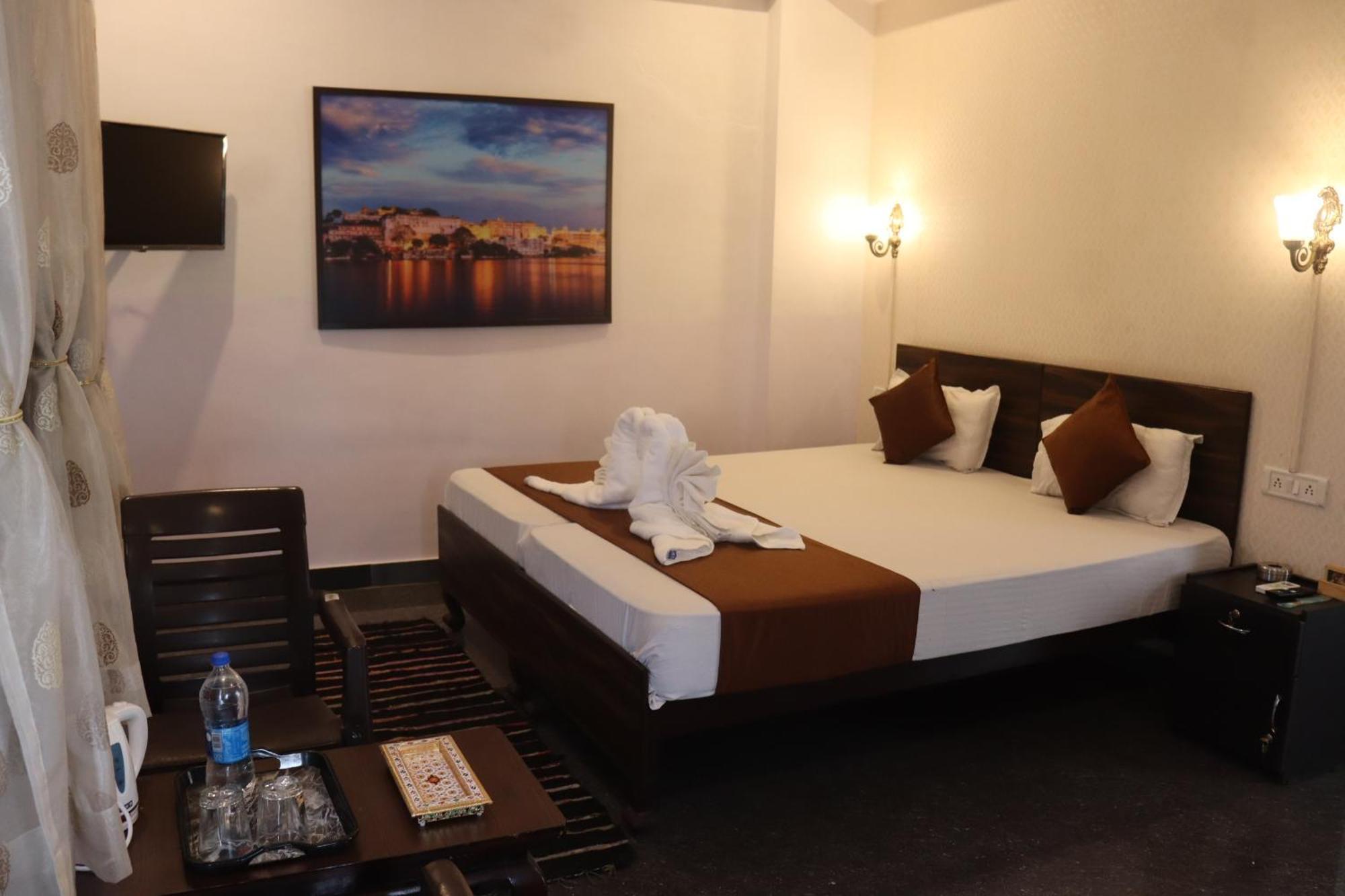 Hotel Shiv Palace Udajpur Zewnętrze zdjęcie