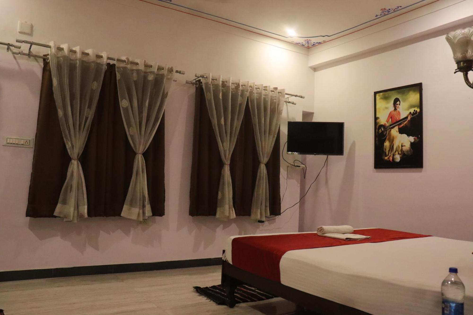 Hotel Shiv Palace Udajpur Zewnętrze zdjęcie